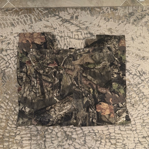Mossy Oak Camo Pants - Picture 3 of 6